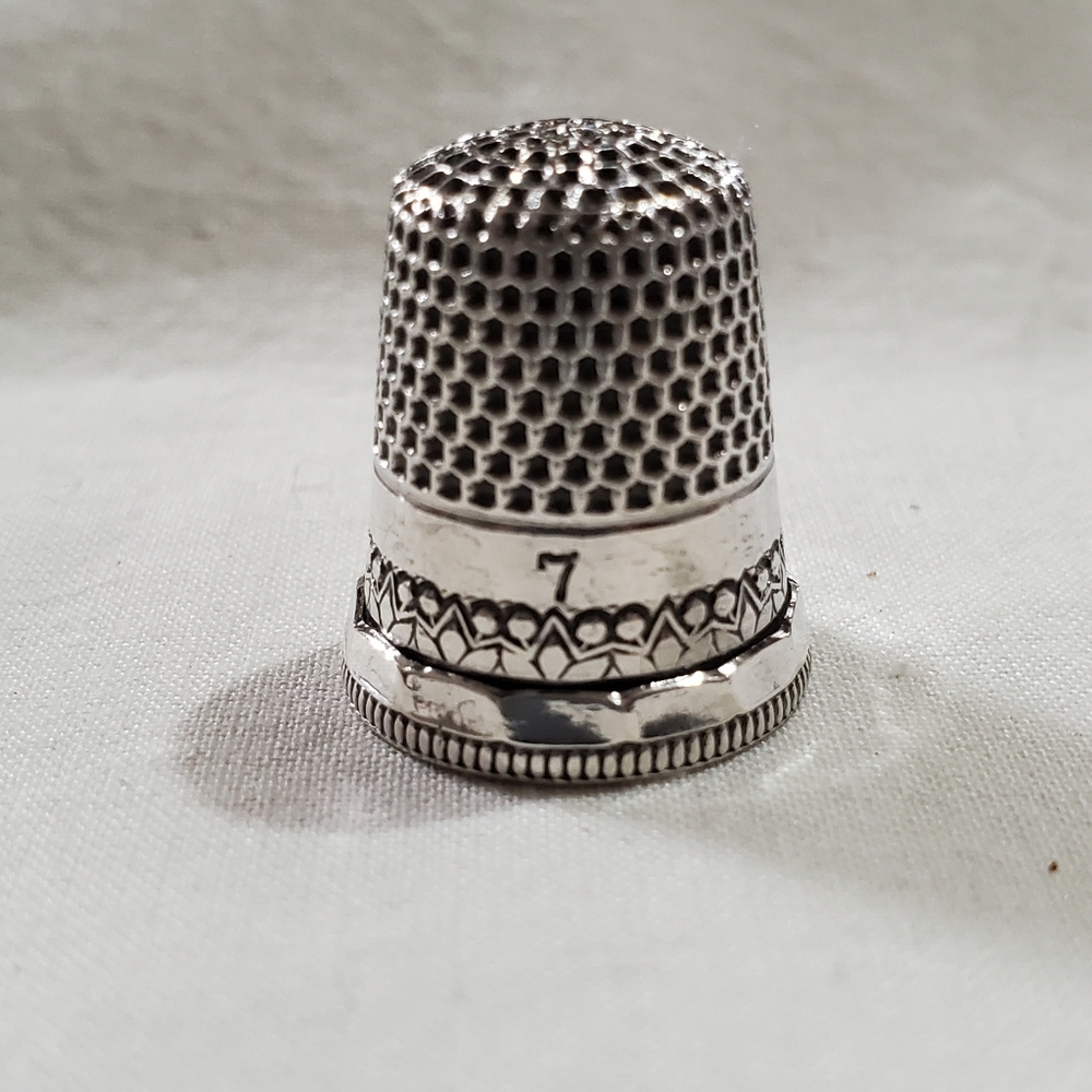 Vintage Ketcham & McDougall Sterling Silver Thimble "Floral" w/Faceted Rim
